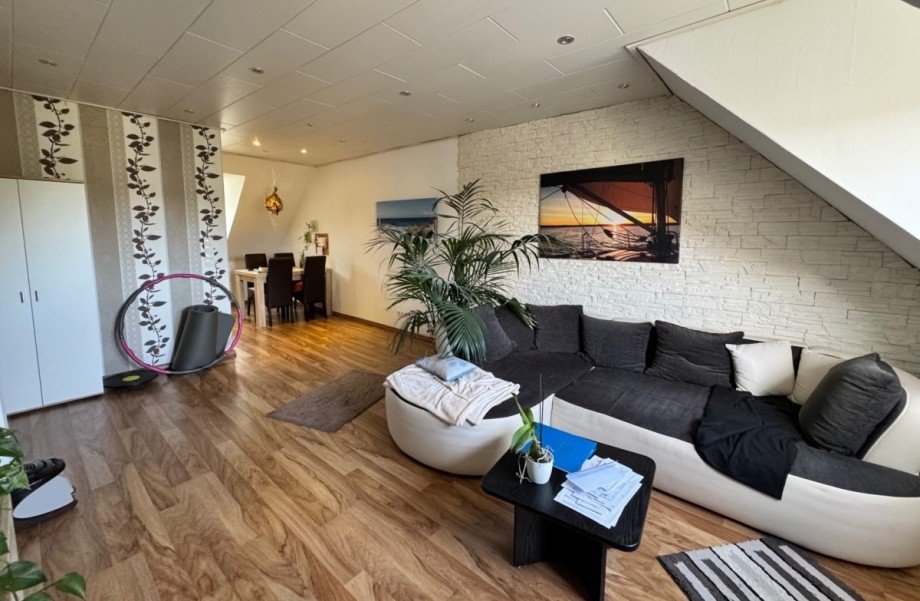 Wohnzimmer (3) Dachgeschosswohnung Braunschweig