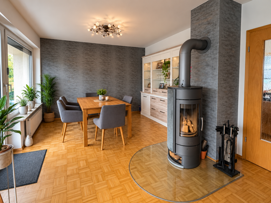 Essbereich mit Kamin Reihenmittelhaus Salzgitter