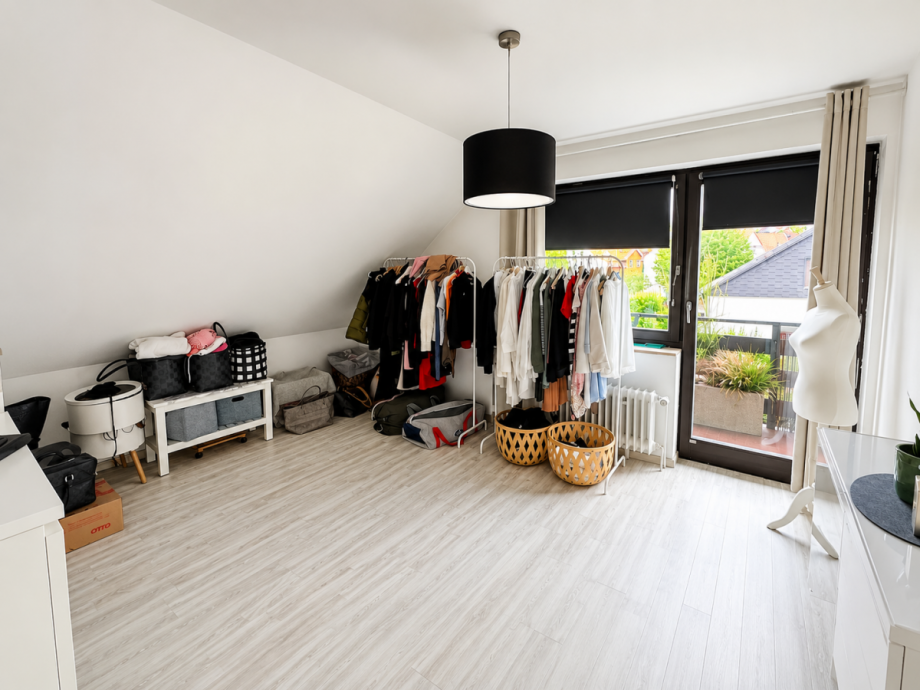 Zimmer DG Wohn- / Gesch�ftshaus K�nigslutter