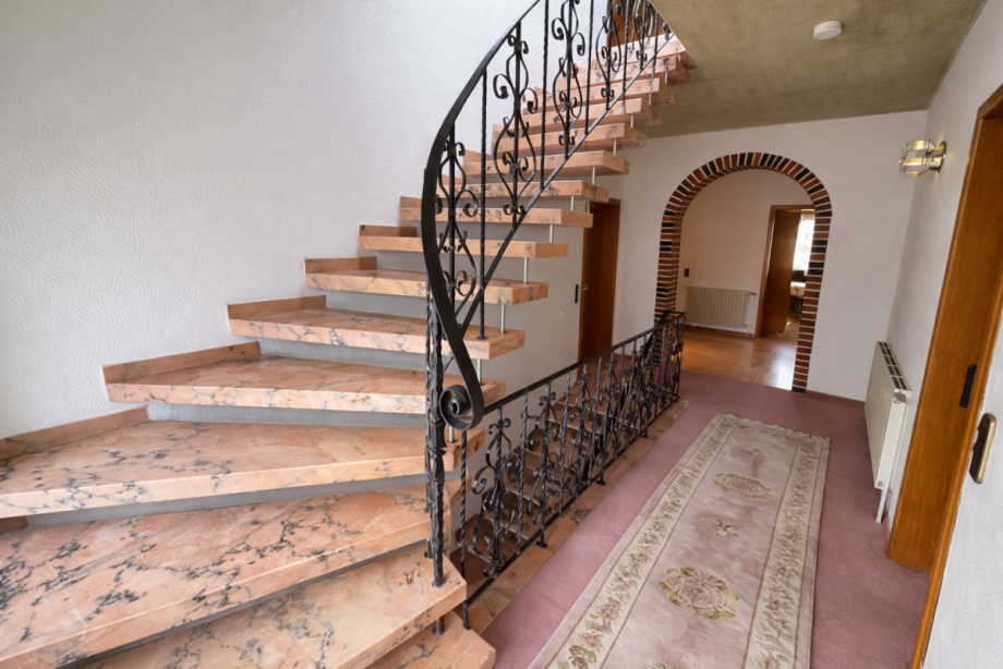 Flur Treppe.jpg Einfamilienhaus K�nigslutter am Elm