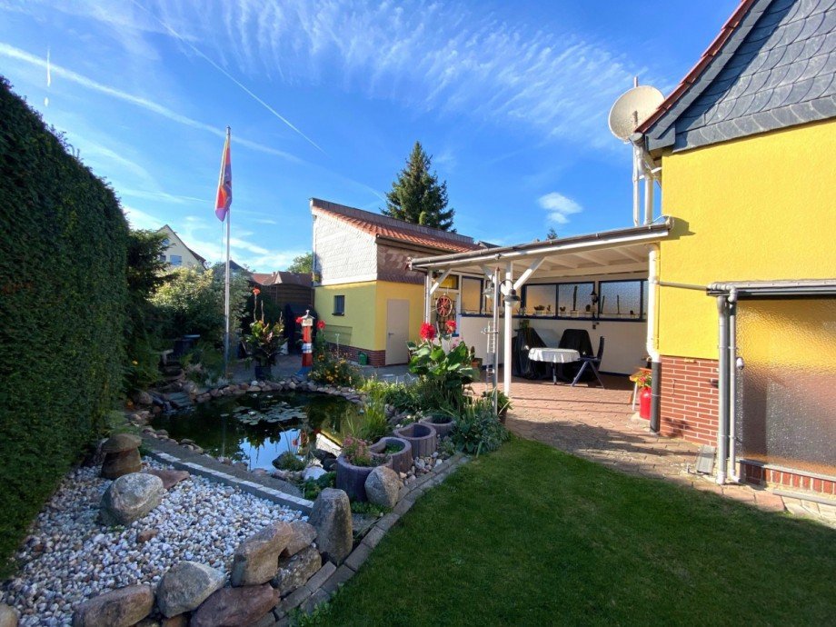 Terrasse Teich Zweifamilienhaus Wolfenb�ttel