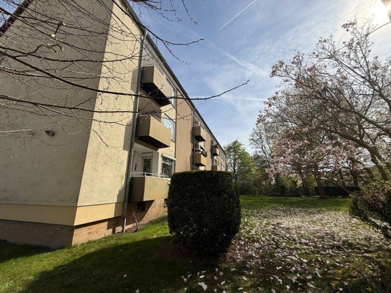 R�ckansicht Salzgitter Etagenwohnung Ihr neues Zuhause zur Miete: 3 Zimmerwohnung mit Balkon und Einbauk�che in Lebenstedt