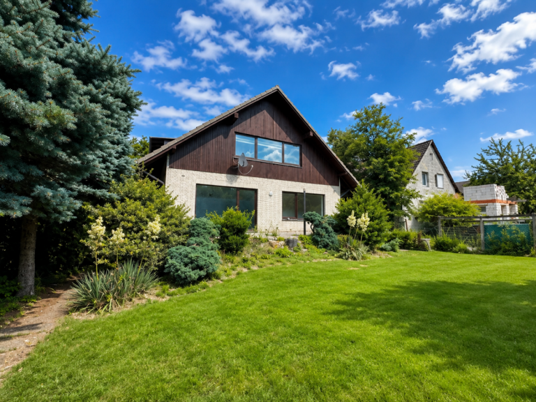 Gartenansicht K�nigslutter Einfamilienhaus Viel Platz f�r Familie & Ideen - mit attraktivem F�rderpotenzial