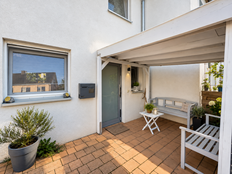 Hauseingang mit Sitzecke Reihenmittelhaus Braunschweig