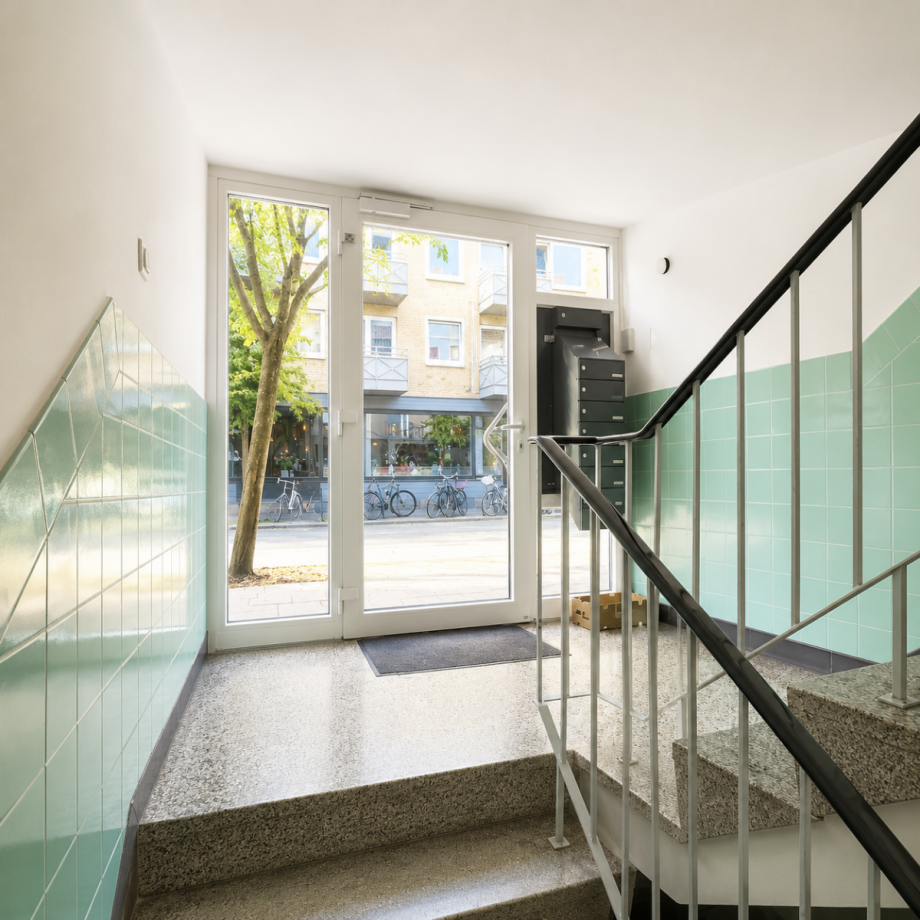 Hauseingang Treppenhaus Etagenwohnung Braunschweig