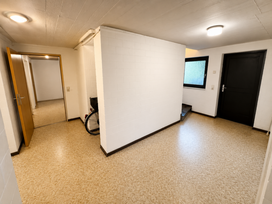 Keller Flur Zweifamilienhaus K�nigslutter