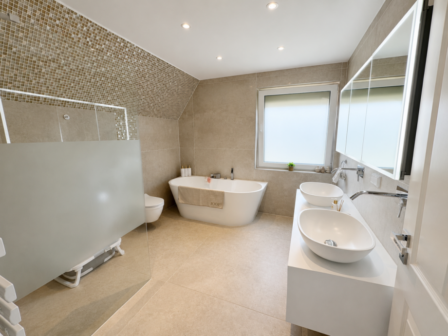 Badezimmer (2) Einfamilienhaus Braunschweig
