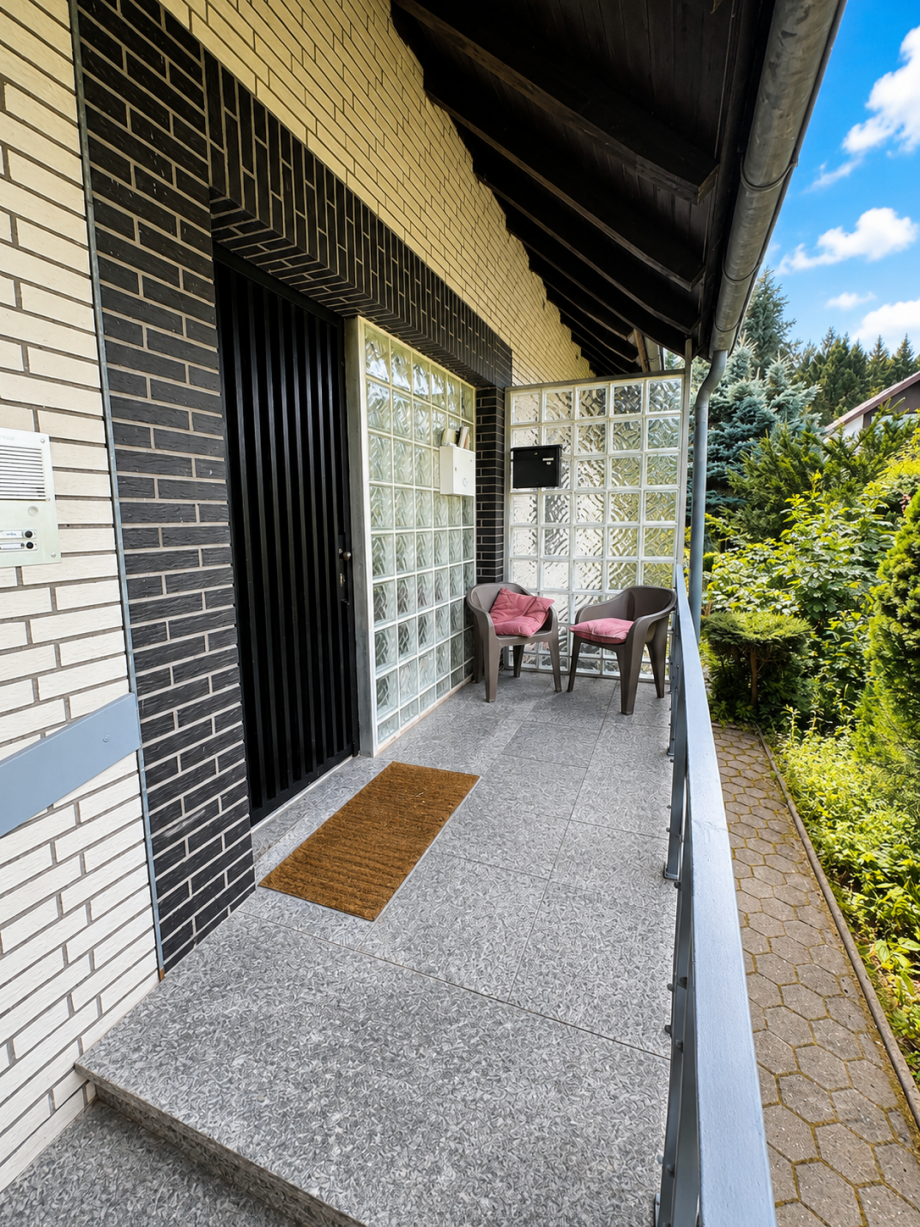 Hauseingang Zweifamilienhaus K�nigslutter