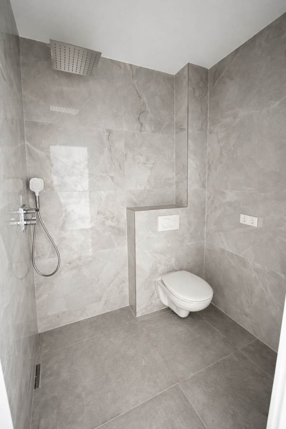 G�ste-WC mit Dusche Erdgeschosswohnung Braunschweig